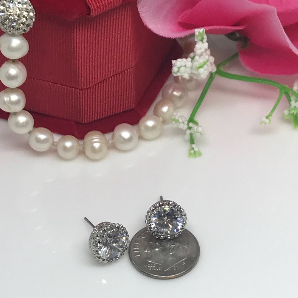 Stunning crystal studs
